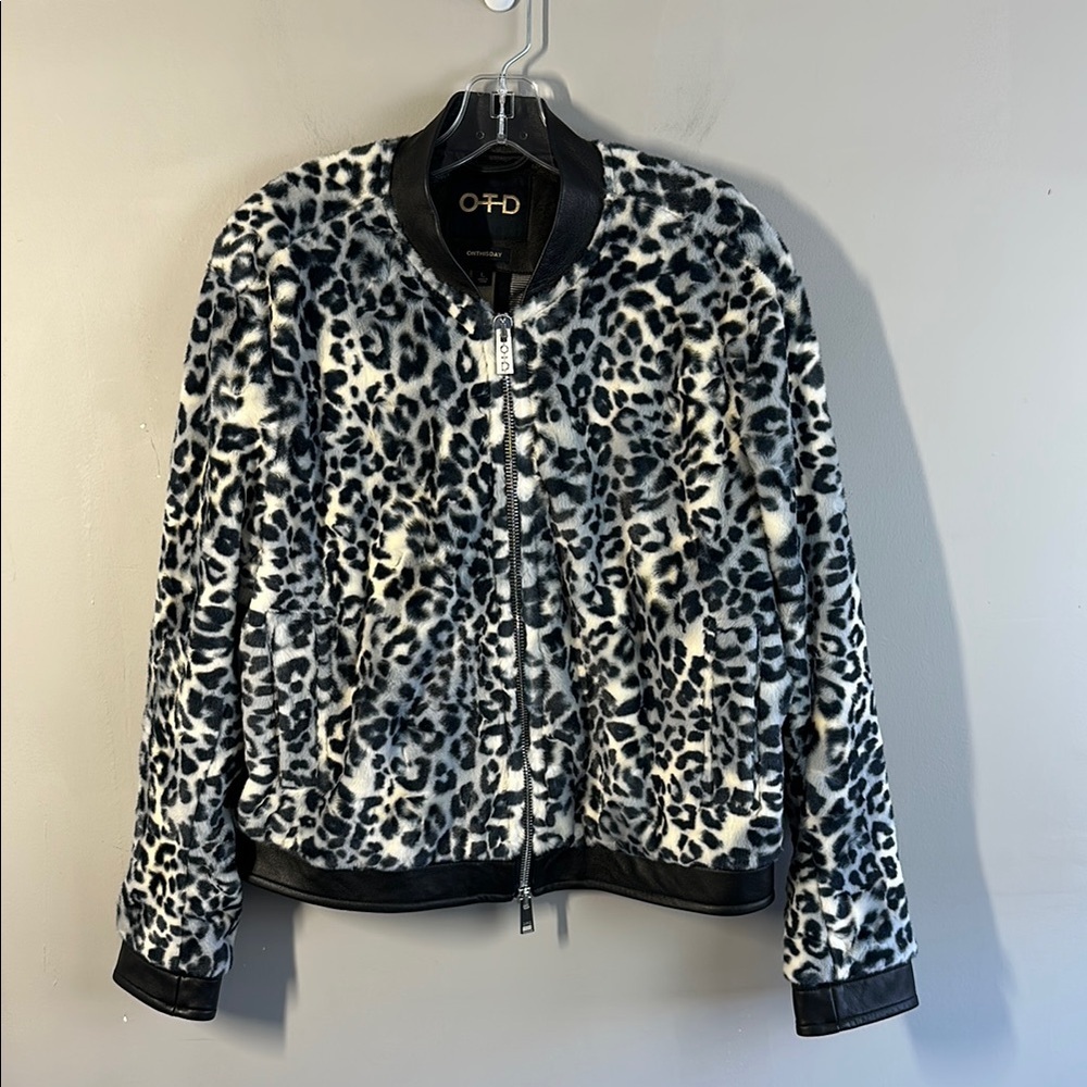 OTD Black And White Faux Fur Jacket With Lamb Leather Trim Size L